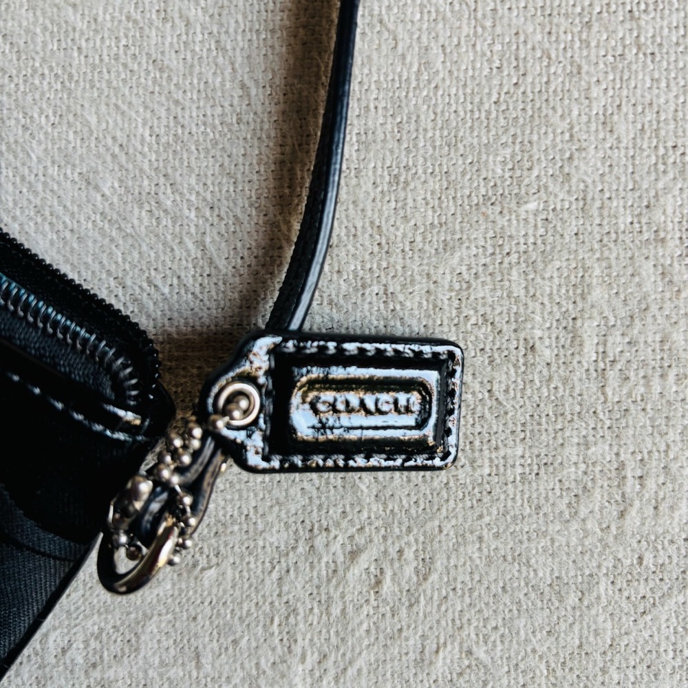 Coach Signature Monogram Wrislet - Picture 4 of 4